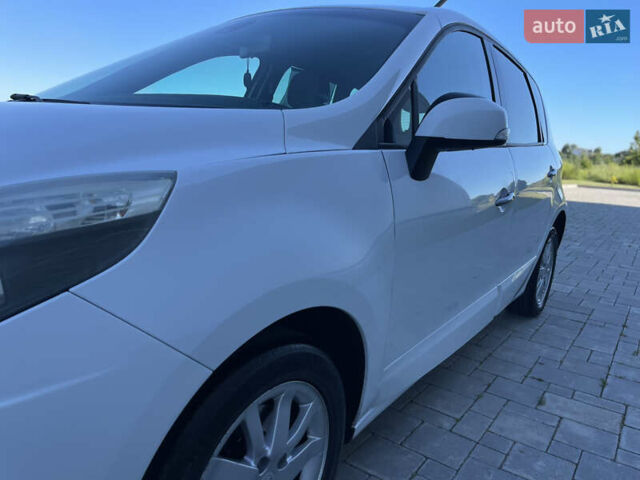 Белый Рено Сценик, объемом двигателя 1.5 л и пробегом 208 тыс. км за 7450 $, фото 12 на Automoto.ua