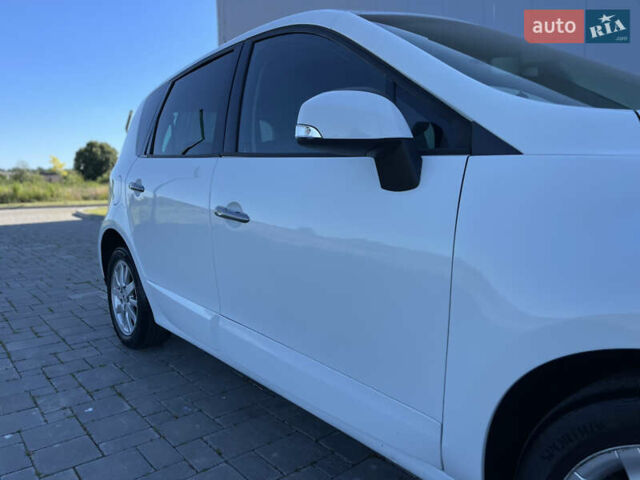 Белый Рено Сценик, объемом двигателя 1.5 л и пробегом 208 тыс. км за 7450 $, фото 17 на Automoto.ua