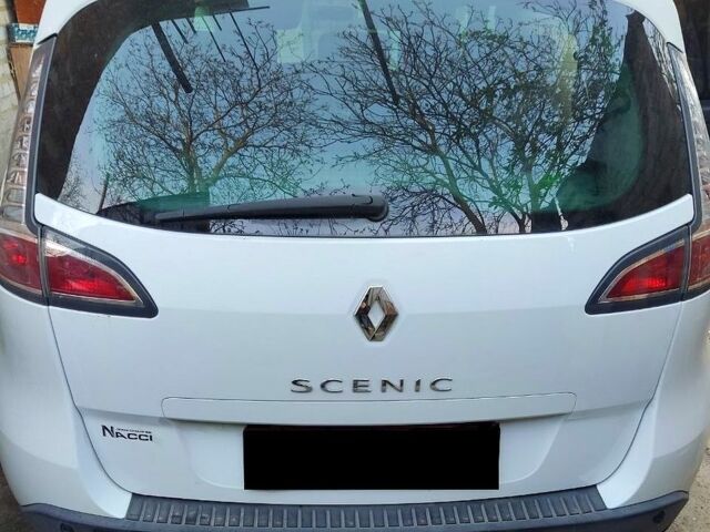 Белый Рено Сценик, объемом двигателя 1.6 л и пробегом 210 тыс. км за 8500 $, фото 1 на Automoto.ua