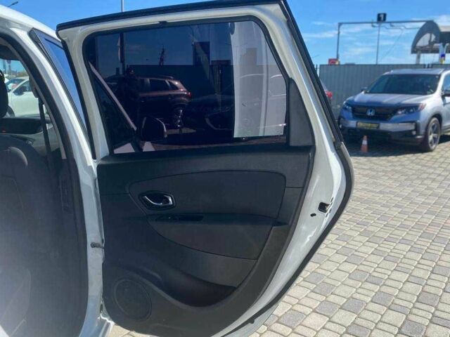 Белый Рено Сценик, объемом двигателя 1.6 л и пробегом 215 тыс. км за 7600 $, фото 23 на Automoto.ua