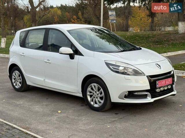 Рено Сценик 2012 в Радивилове на Automoto.ua Белый Рено Сценик, объемом двигателя 1.5 л и пробегом 205 тыс. км за 7800 $, фото 9 на Automoto.ua