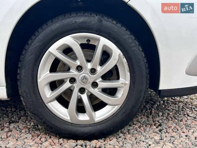 Білий Рено Сценік, об'ємом двигуна 2 л та пробігом 292 тис. км за 7800 $, фото 31 на Automoto.ua