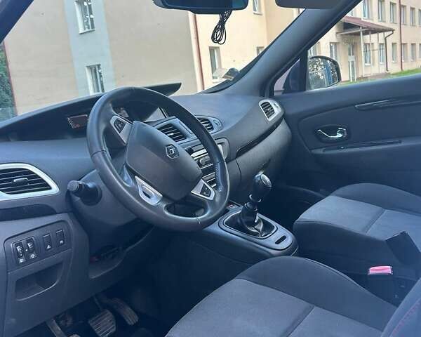 Білий Рено Сценік, об'ємом двигуна 1.5 л та пробігом 280 тис. км за 7500 $, фото 17 на Automoto.ua