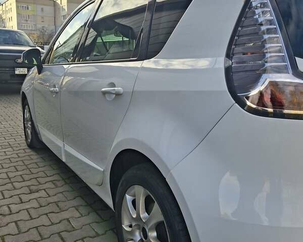 Білий Рено Сценік, об'ємом двигуна 1.6 л та пробігом 254 тис. км за 8300 $, фото 26 на Automoto.ua