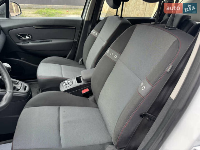 Белый Рено Сценик, объемом двигателя 1.46 л и пробегом 185 тыс. км за 7900 $, фото 26 на Automoto.ua