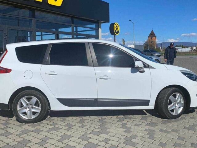 Белый Рено Сценик, объемом двигателя 1.6 л и пробегом 215 тыс. км за 7600 $, фото 7 на Automoto.ua