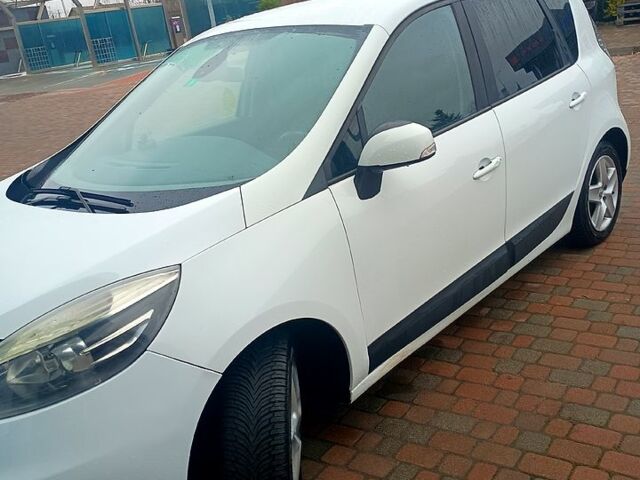 Білий Рено Сценік, об'ємом двигуна 1.6 л та пробігом 305 тис. км за 8280 $, фото 4 на Automoto.ua