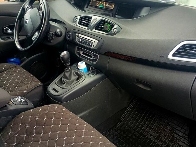 Білий Рено Сценік, об'ємом двигуна 1.6 л та пробігом 305 тис. км за 8280 $, фото 6 на Automoto.ua