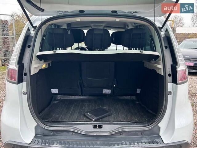 Білий Рено Сценік, об'ємом двигуна 2 л та пробігом 292 тис. км за 7800 $, фото 25 на Automoto.ua
