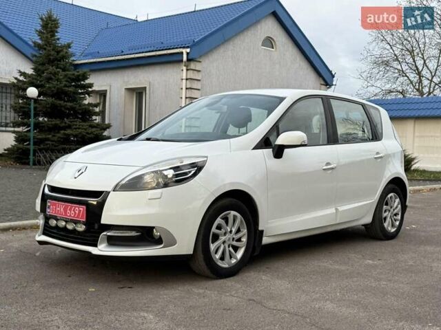 Рено Сценик 2012 в Радивилове на Automoto.ua Белый Рено Сценик, объемом двигателя 1.5 л и пробегом 205 тыс. км за 7800 $, фото 15 на Automoto.ua
