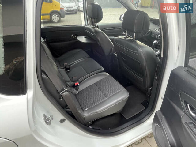 Белый Рено Сценик, объемом двигателя 2 л и пробегом 203 тыс. км за 8500 $, фото 17 на Automoto.ua