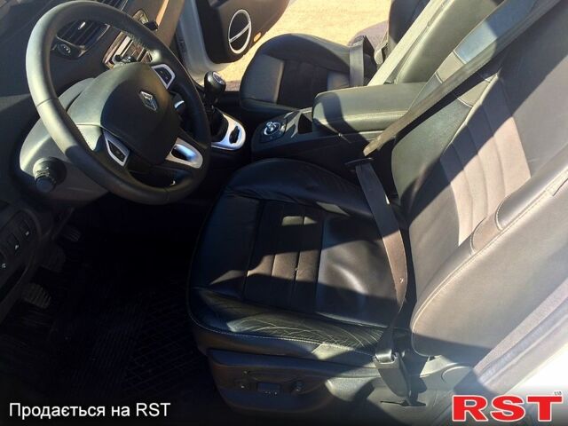 Рено Сценик 2012 в Харькове на Automoto.ua Белый Рено Сценик, объемом двигателя 16 л и пробегом 252 тыс. км за 8500 $, фото 6 на Automoto.ua