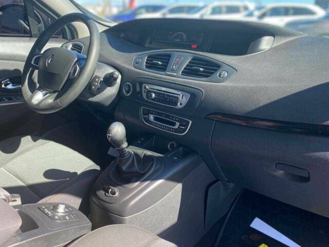 Белый Рено Сценик, объемом двигателя 1.6 л и пробегом 215 тыс. км за 7600 $, фото 15 на Automoto.ua