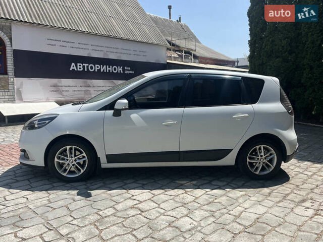 Белый Рено Сценик, объемом двигателя 1.46 л и пробегом 355 тыс. км за 7500 $, фото 5 на Automoto.ua