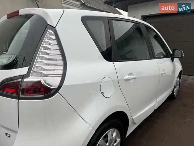Білий Рено Сценік, об'ємом двигуна 1.46 л та пробігом 185 тис. км за 7650 $, фото 15 на Automoto.ua