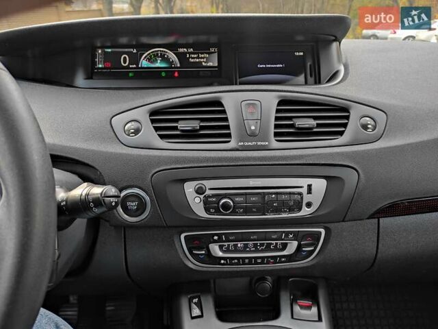 Білий Рено Сценік, об'ємом двигуна 1.46 л та пробігом 236 тис. км за 6999 $, фото 53 на Automoto.ua