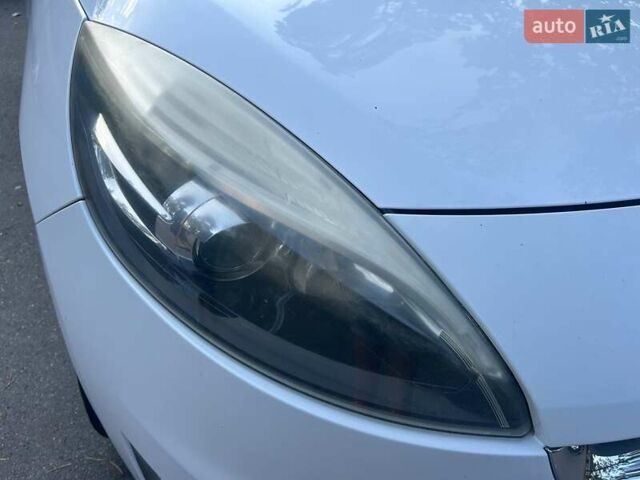 Білий Рено Сценік, об'ємом двигуна 1.5 л та пробігом 280 тис. км за 7500 $, фото 3 на Automoto.ua