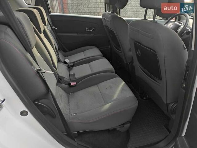 Білий Рено Сценік, об'ємом двигуна 1.46 л та пробігом 236 тис. км за 6999 $, фото 35 на Automoto.ua