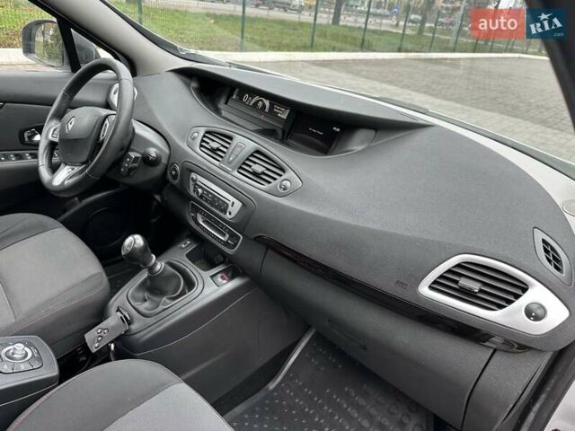 Белый Рено Сценик, объемом двигателя 1.5 л и пробегом 207 тыс. км за 7500 $, фото 19 на Automoto.ua