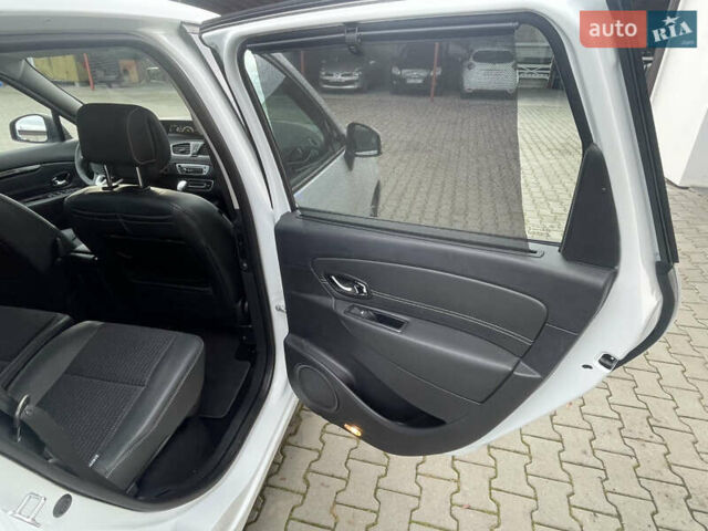 Белый Рено Сценик, объемом двигателя 2 л и пробегом 203 тыс. км за 8500 $, фото 18 на Automoto.ua