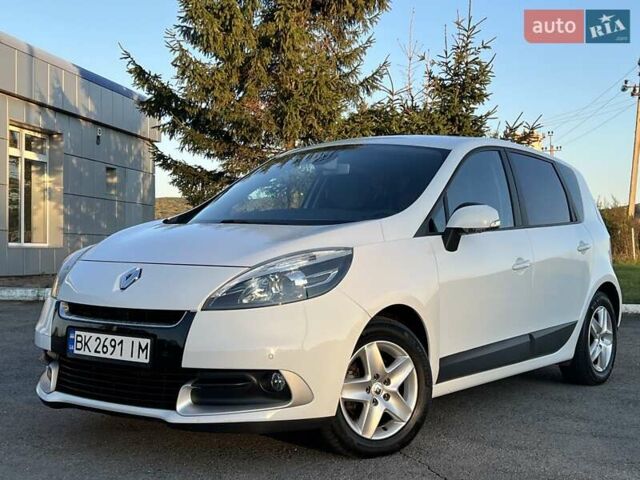 Білий Рено Сценік, об'ємом двигуна 1.6 л та пробігом 186 тис. км за 8999 $, фото 7 на Automoto.ua