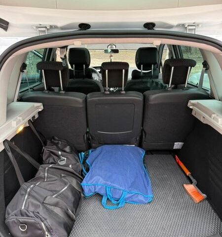 Белый Рено Сценик, объемом двигателя 1.46 л и пробегом 204 тыс. км за 8700 $, фото 10 на Automoto.ua