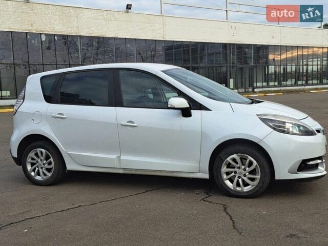 Белый Рено Сценик, объемом двигателя 2 л и пробегом 293 тыс. км за 6400 $, фото 4 на Automoto.ua