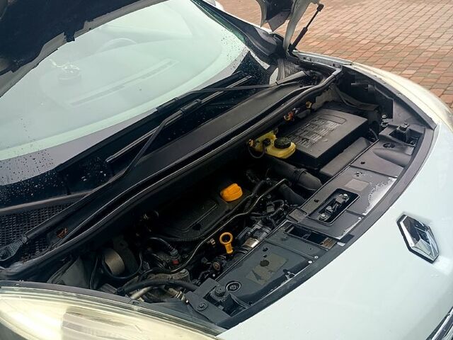 Білий Рено Сценік, об'ємом двигуна 1.6 л та пробігом 305 тис. км за 8280 $, фото 9 на Automoto.ua