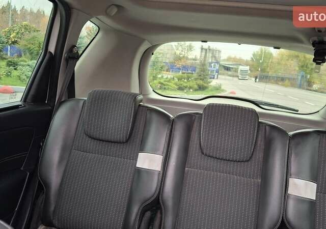 Рено Сценік 2012 у Василькове на Automoto.ua Білий Рено Сценік, об'ємом двигуна 1.46 л та пробігом 270 тис. км за 7600 $, фото 14 на Automoto.ua