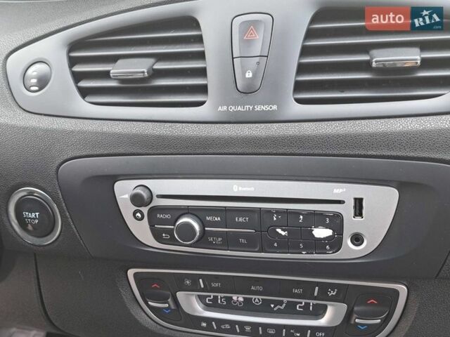 Белый Рено Сценик, объемом двигателя 2 л и пробегом 293 тыс. км за 6400 $, фото 29 на Automoto.ua