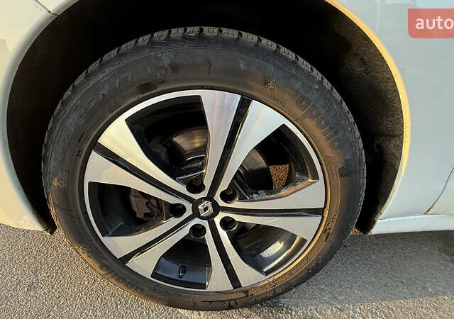 Белый Рено Сценик, объемом двигателя 1.6 л и пробегом 180 тыс. км за 9500 $, фото 15 на Automoto.ua