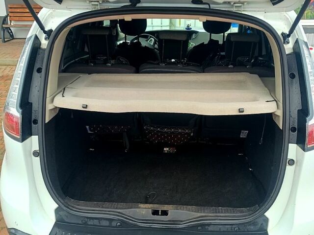 Білий Рено Сценік, об'ємом двигуна 1.6 л та пробігом 305 тис. км за 8280 $, фото 8 на Automoto.ua