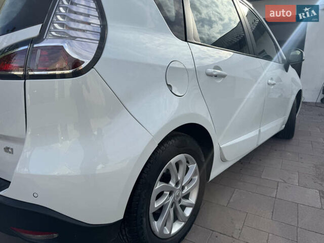 Белый Рено Сценик, объемом двигателя 1.46 л и пробегом 185 тыс. км за 7900 $, фото 18 на Automoto.ua