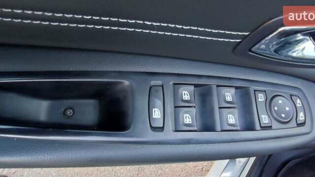 Белый Рено Сценик, объемом двигателя 1.5 л и пробегом 255 тыс. км за 8850 $, фото 22 на Automoto.ua