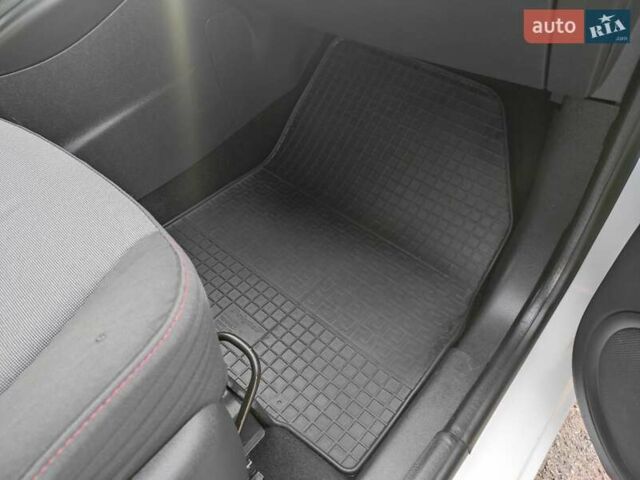 Білий Рено Сценік, об'ємом двигуна 1.46 л та пробігом 236 тис. км за 6999 $, фото 45 на Automoto.ua