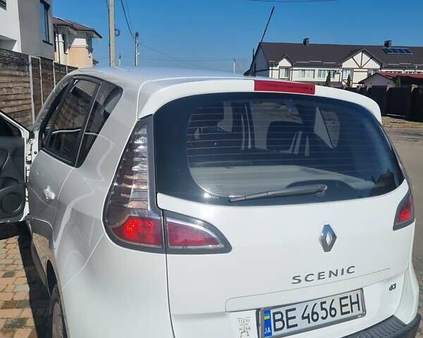 Белый Рено Сценик, объемом двигателя 1.46 л и пробегом 300 тыс. км за 7500 $, фото 7 на Automoto.ua