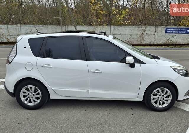 Рено Сценік 2012 у Василькове на Automoto.ua Білий Рено Сценік, об'ємом двигуна 1.46 л та пробігом 272 тис. км за 7000 $, фото 7 на Automoto.ua