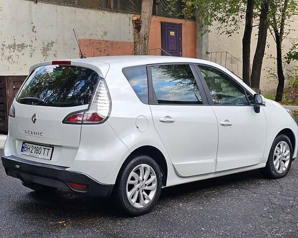 Рено Сценик 2012 в Одессе на Automoto.ua Белый Рено Сценик, объемом двигателя 2 л и пробегом 280 тыс. км за 8700 $, фото 10 на Automoto.ua