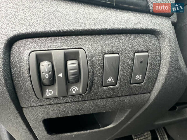 Белый Рено Сценик, объемом двигателя 1.46 л и пробегом 190 тыс. км за 9750 $, фото 25 на Automoto.ua