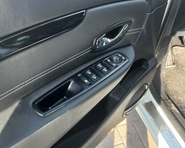 Белый Рено Сценик, объемом двигателя 1.6 л и пробегом 205 тыс. км за 9800 $, фото 12 на Automoto.ua