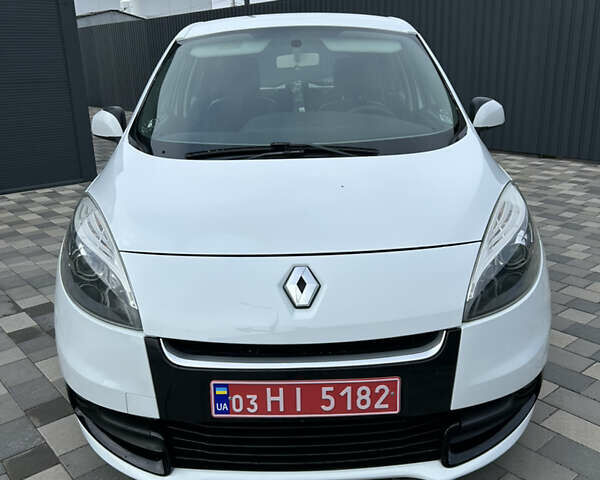 Белый Рено Сценик, объемом двигателя 1.5 л и пробегом 148 тыс. км за 8400 $, фото 9 на Automoto.ua