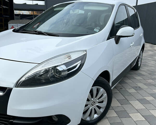 Белый Рено Сценик, объемом двигателя 1.5 л и пробегом 148 тыс. км за 8400 $, фото 117 на Automoto.ua