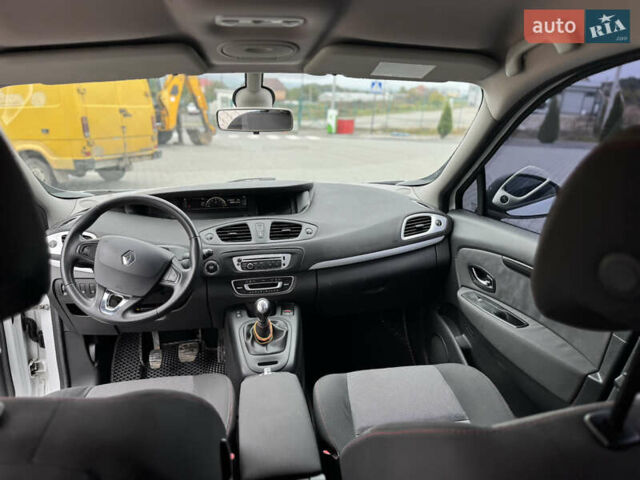 Білий Рено Сценік, об'ємом двигуна 1.46 л та пробігом 210 тис. км за 9299 $, фото 8 на Automoto.ua