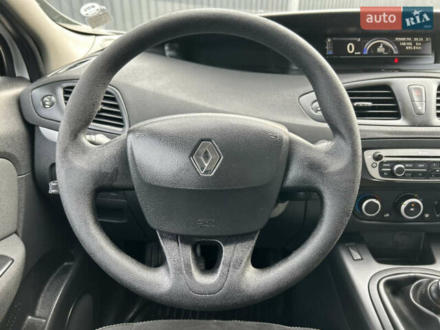 Белый Рено Сценик, объемом двигателя 1.5 л и пробегом 148 тыс. км за 8400 $, фото 90 на Automoto.ua