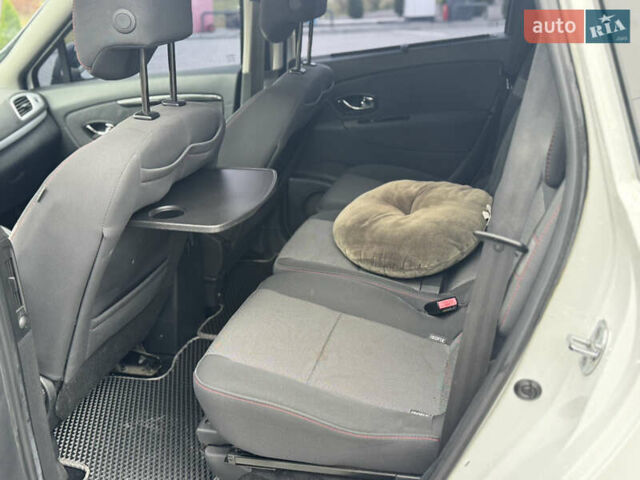 Білий Рено Сценік, об'ємом двигуна 1.46 л та пробігом 210 тис. км за 9299 $, фото 14 на Automoto.ua