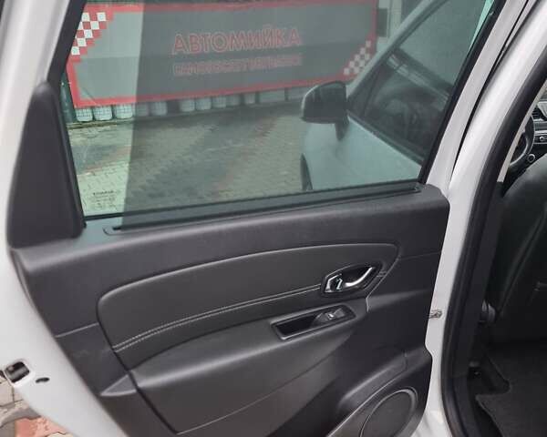 Белый Рено Сценик, объемом двигателя 1.5 л и пробегом 223 тыс. км за 8400 $, фото 32 на Automoto.ua