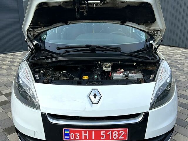 Белый Рено Сценик, объемом двигателя 1.5 л и пробегом 148 тыс. км за 8500 $, фото 10 на Automoto.ua