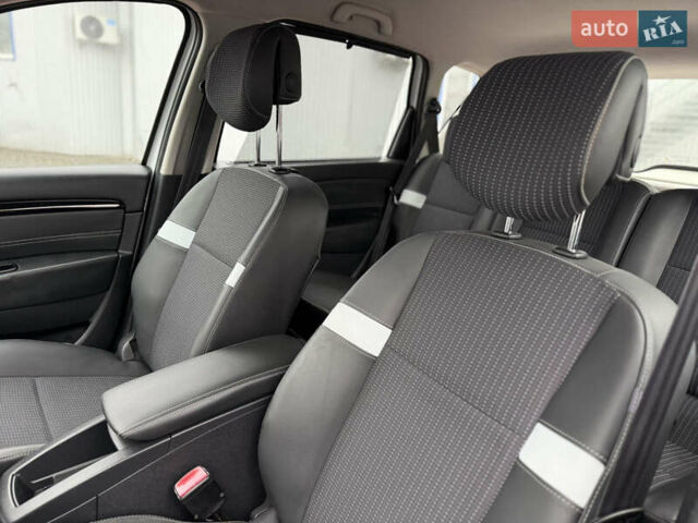 Белый Рено Сценик, объемом двигателя 1.6 л и пробегом 260 тыс. км за 7950 $, фото 27 на Automoto.ua