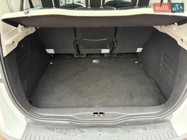 Белый Рено Сценик, объемом двигателя 1.6 л и пробегом 260 тыс. км за 7950 $, фото 42 на Automoto.ua