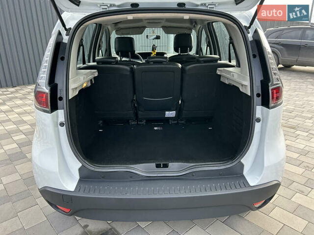 Белый Рено Сценик, объемом двигателя 1.5 л и пробегом 148 тыс. км за 8400 $, фото 48 на Automoto.ua